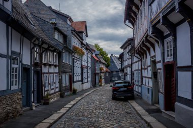 Güneşli bir sonbahar gününde Harz dağlarda İnceleme