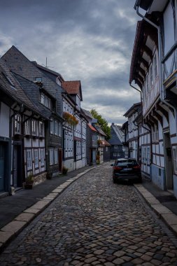 Güneşli bir sonbahar gününde Harz dağlarda İnceleme