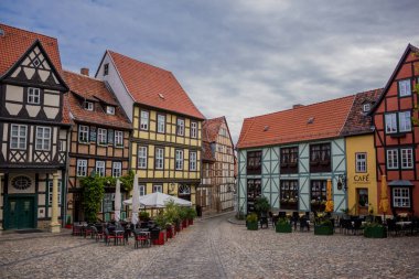 Güneşli bir sonbahar gününde Harz dağlarda İnceleme