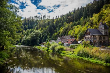Güneşli bir sonbahar gününde Harz dağlarda İnceleme