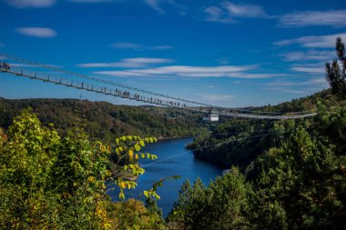 Güneşli bir sonbahar gününde Harz dağlarda İnceleme