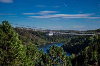 Güneşli bir sonbahar gününde Harz dağlarda İnceleme