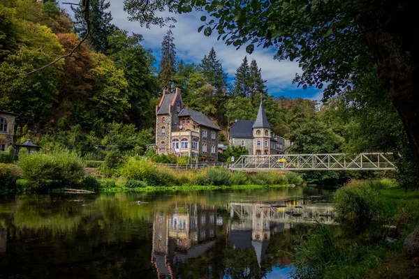 Güneşli bir sonbahar gününde Harz dağlarda İnceleme