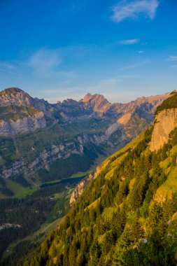 güzel Appenzell dağ bölgesi boyunca keşif turu