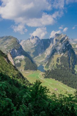 güzel Appenzell dağ bölgesi boyunca keşif turu