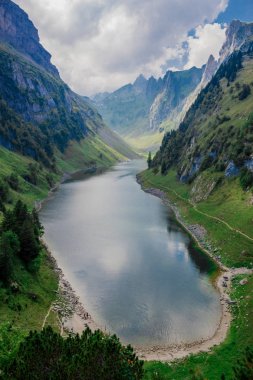 güzel Appenzell dağ bölgesi boyunca keşif turu