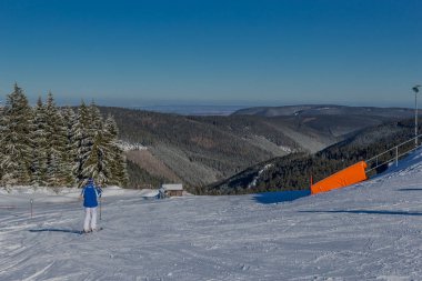 kış güneş ışığı ile Thuringian Forest büyüye