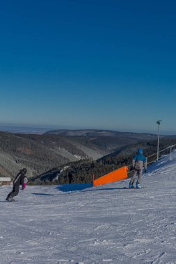 kış güneş ışığı ile Thuringian Forest büyüye