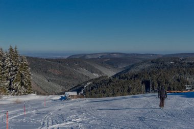 kış güneş ışığı ile Thuringian Forest büyüye