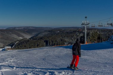 kış güneş ışığı ile Thuringian Forest büyüye