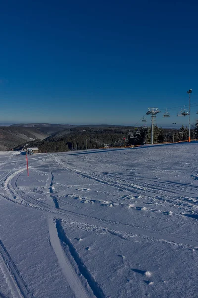 kış güneş ışığı ile Thuringian Forest büyüye