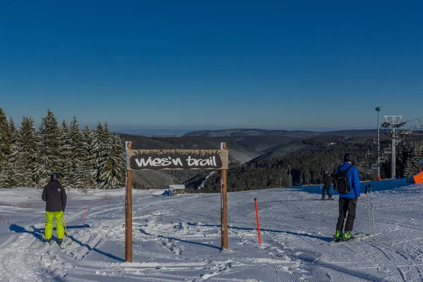kış güneş ışığı ile Thuringian Forest büyüye
