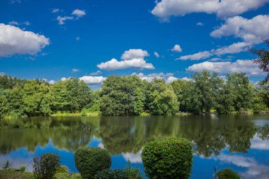 Demiryolu Köprüsü güzel göl manzara Ilmtal vadide