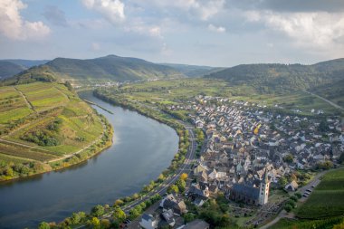 yolda güzel mosel Vadisi