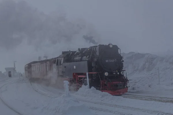 Sulla Strada Nel Paesaggio Invernale Attraverso Bellissimo Harz — Foto Stock