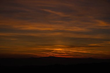 Akşam günbatımı manzaralı Werratal vadiye