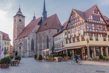 schmalkalden güzel eski şehirde güneş ışığı ilk ışınları