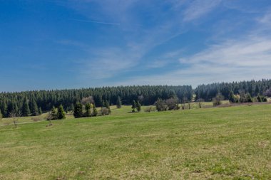 Rennsteig çevresinde güneş ışığının ilk ışınlarını yakalayın ve aynı zamanda güzel doğanın tadını çıkarın.
