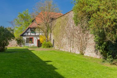 schmalkalden güzel eski şehirde güneş ışığı ilk ışınları