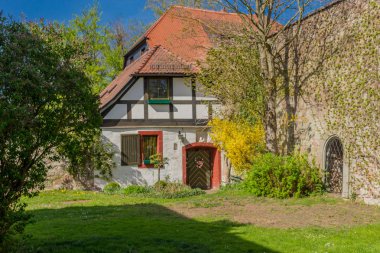 schmalkalden güzel eski şehirde güneş ışığı ilk ışınları