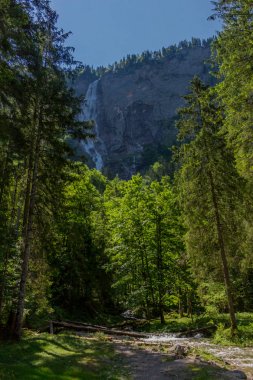 Berchtesgaden Alp etekleri boyunca güzel bir keşif turu. - Schoenau am Koenigsee.
