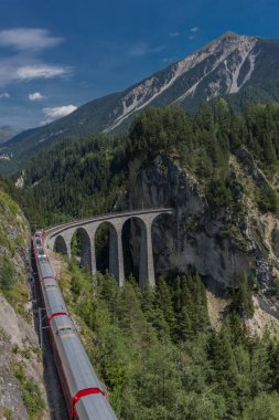 İsviçre dağlarında güzel keşif turu. - Landwasser Viyadüğü/İsviçre