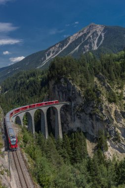 İsviçre dağlarında güzel keşif turu. - Landwasser Viyadüğü/İsviçre