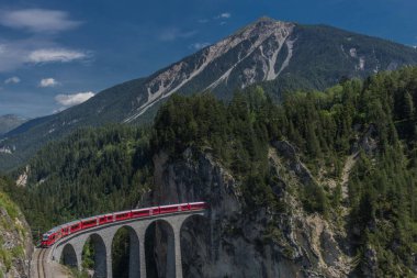 İsviçre dağlarında güzel keşif turu. - Landwasser Viyadüğü/İsviçre