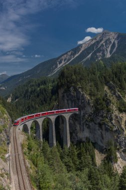 İsviçre dağlarında güzel keşif turu. - Landwasser Viyadüğü/İsviçre