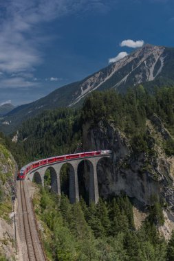 İsviçre dağlarında güzel keşif turu. - Landwasser Viyadüğü/İsviçre