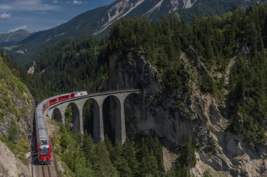 İsviçre dağlarında güzel keşif turu. - Landwasser Viyadüğü/İsviçre