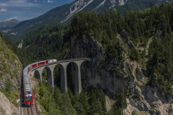 İsviçre dağlarında güzel keşif turu. - Landwasser Viyadüğü/İsviçre