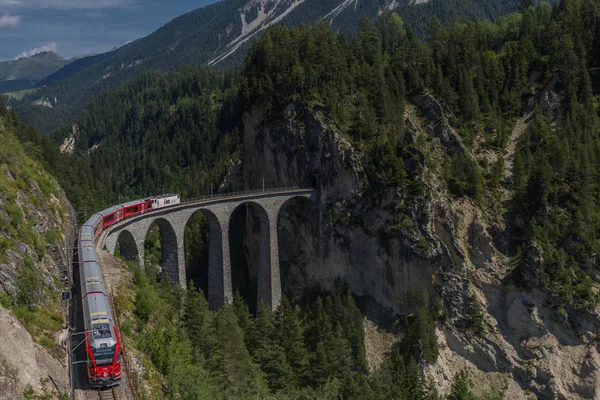 İsviçre dağlarında güzel keşif turu. - Landwasser Viyadüğü/İsviçre