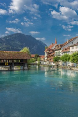 İsviçre'de dağlarda güzel keşif turu. - Blausee/İsviçre