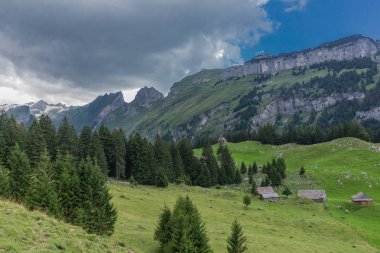 İsviçre 'deki Appenzell dağlarında güzel bir keşif turu. - Appenzell / Alpstein / İsviçre