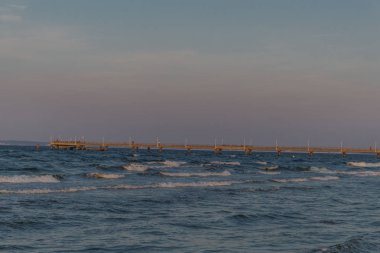 Usedom'un kumlu plajında tatil hissi. - Baltık sahil beldesi Heringsdorf/Almanya
