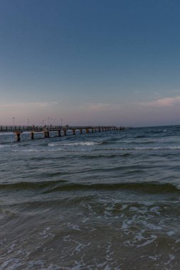 Usedom'un kumlu plajında tatil hissi. - Baltık sahil beldesi Heringsdorf/Almanya
