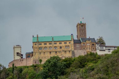 Thüringen Eisenach yakınlarındaki Wartburg Kalesi boyunca Sonbahar keşif turu. - Eisenach/Almanya