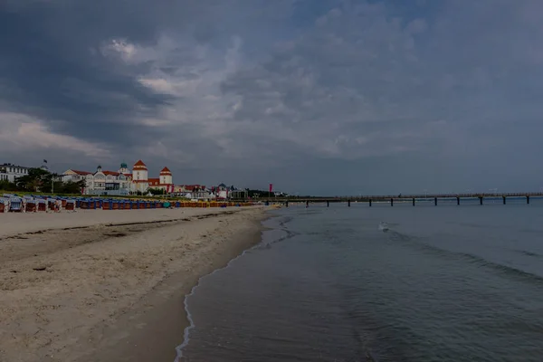 Hermoso Paseo Matutino Playa Binzer Costa Del Mar Báltico Binz — Foto de Stock