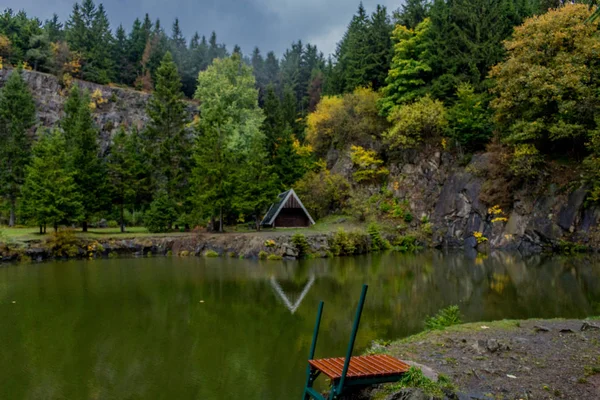 Giornata Autunnale Nella Bellissima Foresta Della Turingia Bergsee Ebertswiese Germania — Foto Stock