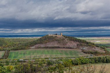 Thüringen Havzası 'nda Üç Eşitlik etrafında yürüyüş - Drei Gleichen / Almanya