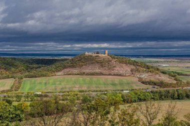 Thüringen Havzası 'nda Üç Eşitlik etrafında yürüyüş - Drei Gleichen / Almanya