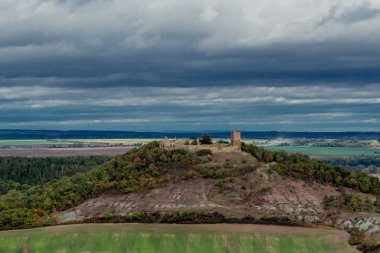 Thüringen Havzası 'nda Üç Eşitlik etrafında yürüyüş - Drei Gleichen / Almanya