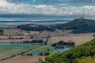 Thüringen Havzası 'nda Üç Eşitlik etrafında yürüyüş - Drei Gleichen / Almanya