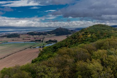 Thüringen Havzası 'nda Üç Eşitlik etrafında yürüyüş - Drei Gleichen / Almanya