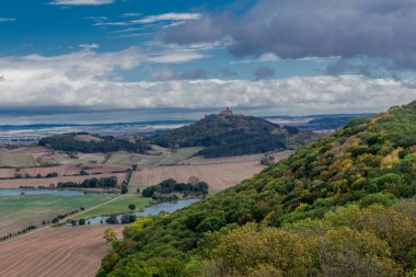 Thüringen Havzası 'nda Üç Eşitlik etrafında yürüyüş - Drei Gleichen / Almanya