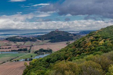 Thüringen Havzası 'nda Üç Eşitlik etrafında yürüyüş - Drei Gleichen / Almanya