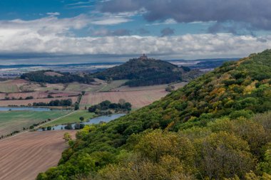 Thüringen Havzası 'nda Üç Eşitlik etrafında yürüyüş - Drei Gleichen / Almanya