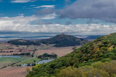 Thüringen Havzası 'nda Üç Eşitlik etrafında yürüyüş - Drei Gleichen / Almanya
