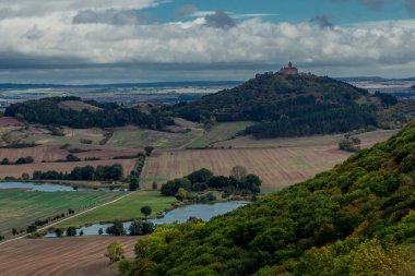 Thüringen Havzası 'nda Üç Eşitlik etrafında yürüyüş - Drei Gleichen / Almanya